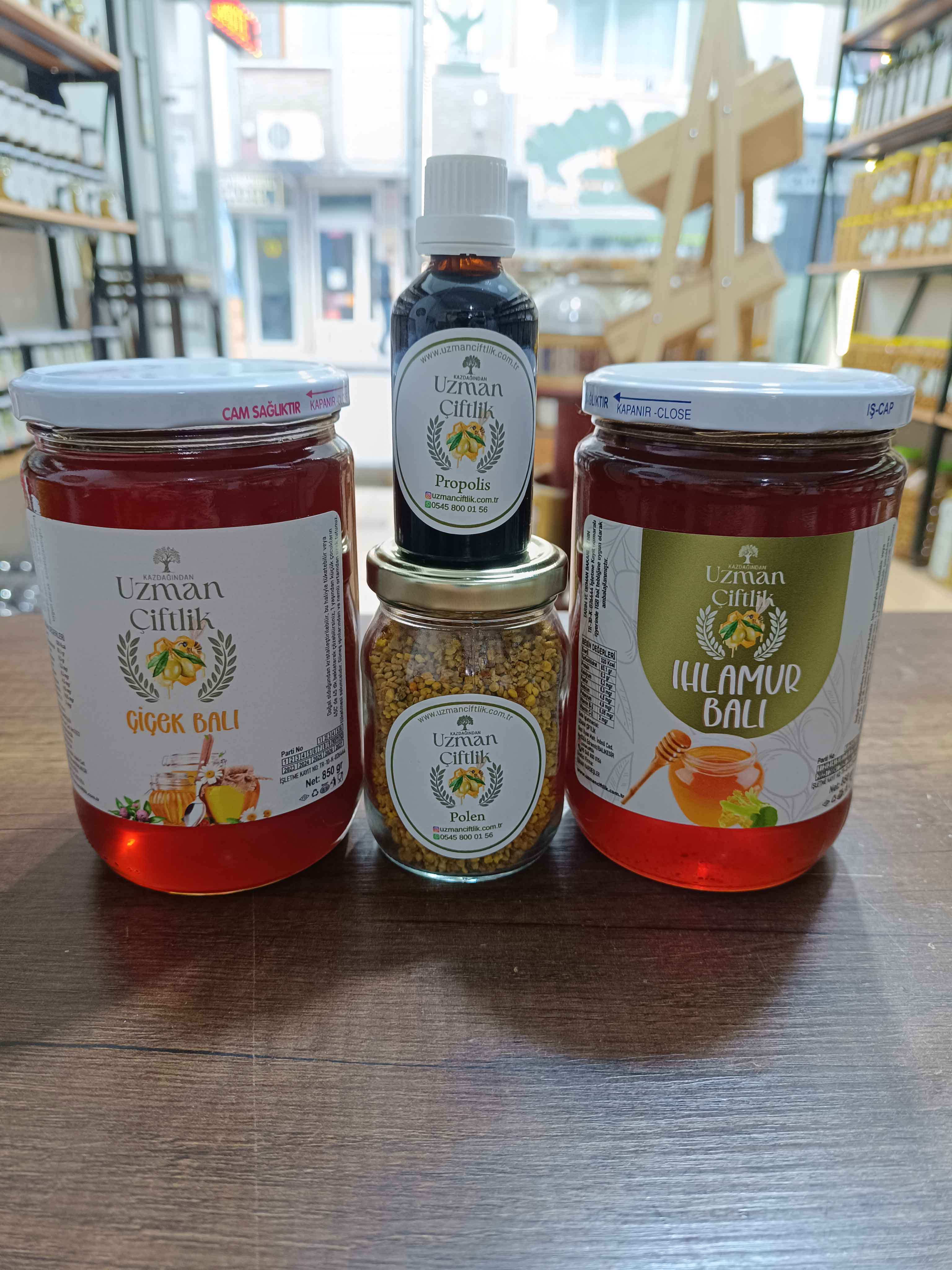 Çiçek Balı (850 gr) - Ihlamur Balı (850 gr) - Polen (100 gr) - Propolis (50 ml)